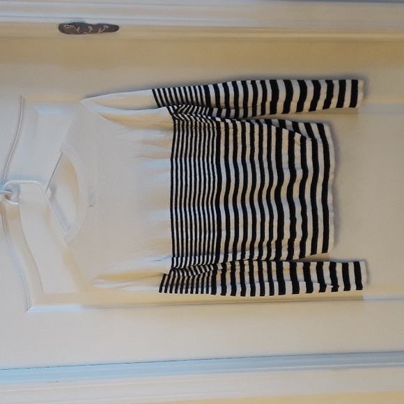 EUC I Heart Ronson Striped Lightweight Sweater  60% Cotton 40% Modal - Picture 2 of 8